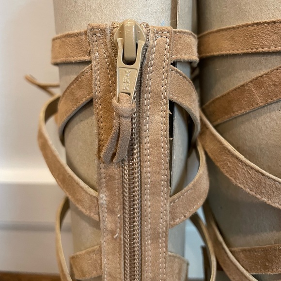 Stuart Weitzman | Grecian Gladiator Sandals | Size 7 | Stunning! - Picture 8 of 15
